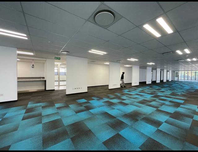 1,006M² OFFICE TO LET IN BRYANSTON